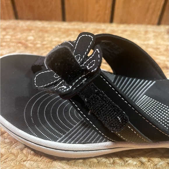 Clark’s Cloudsteppers Cushionsoft Flip Flop Shoes Sz 7 M - Picture 7 of 10